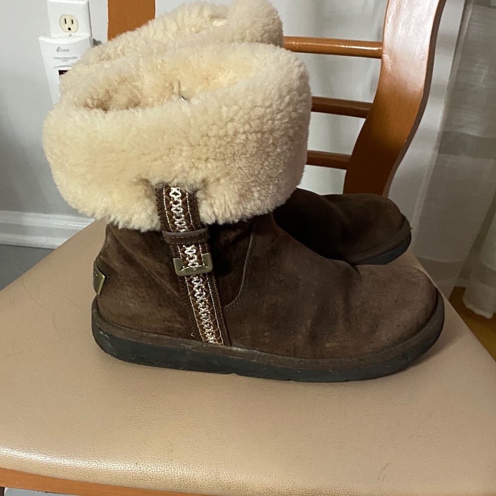 UGG Brown Shearling-Lined Winter Boots size 8